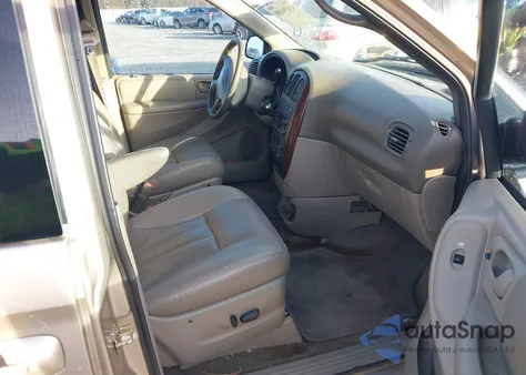 2004 Chrysler Town & Country Touring from USA, damaged, VIN 2C8GP54L04R603357